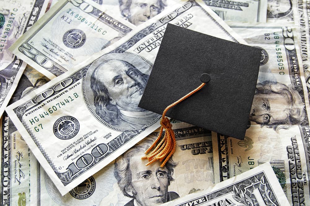The Ultimate Guide to College Grants: How to Find and Apply