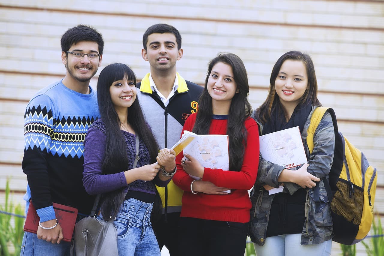 Comparing CBSE, ICSE, IGCSE, and IB: Which Curriculum is Best for Studying Abroad?