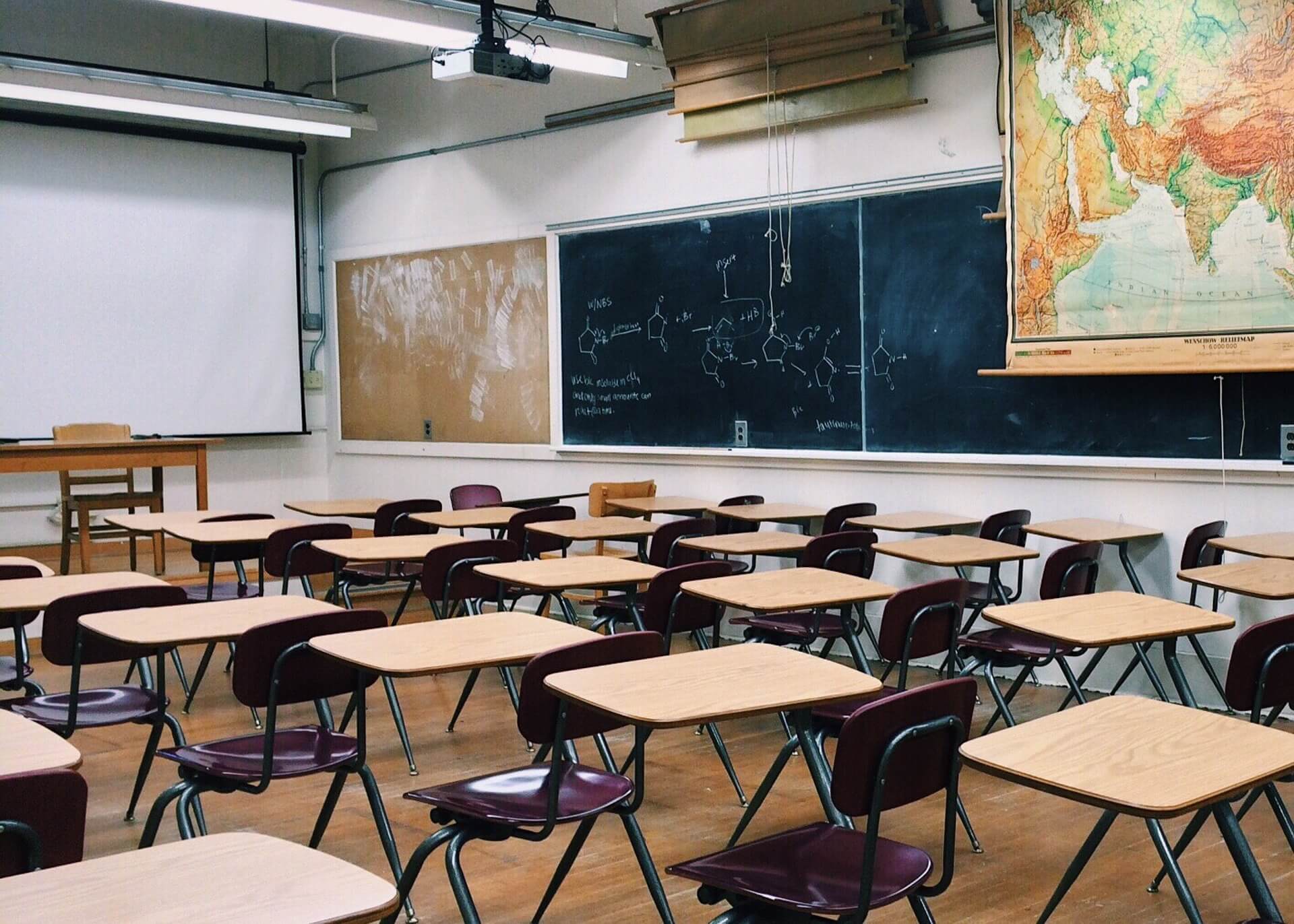Can You Apply To College as a Junior?