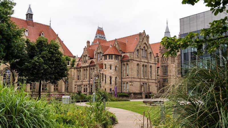 How to Get Into University of Manchester