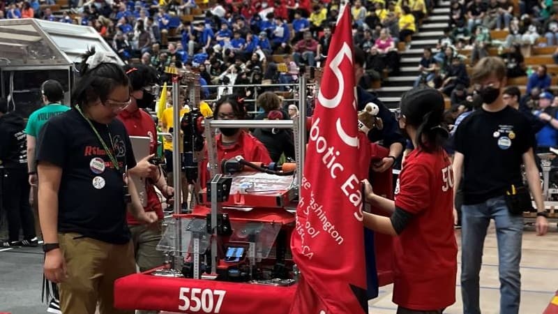 Why Robotics Is An Ideal Extracurricular for STEM Learning