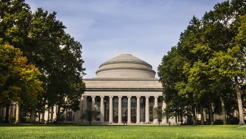 How To Ace MIT's 2023/24 Application Essay Prompts?